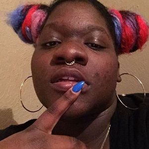 Meet your Posher, Salina